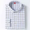 Chemise à manches longues à manches longues pour hommes à manches longues à carreaux à carreaux standard / rayures décontractées imprimées à rayures Shirts 210626