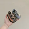 Baby Sneakers Spädbarn First Walkers Småbarnsskor Mockasiner Mjuka flickor Pojkar Skor Casual Barn Löpsport Sko B8097