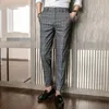 Pantaloni stile britannico coreano autunno e inverno Pantaloni casual scozzesi sottili Tendenza giovanile da uomo 2 colori K915