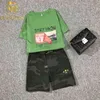 夏の印刷された手紙半袖ファッションOネックコットンTシャツ+軍の緑のハイウエストショーツ女性セット2個210506