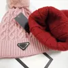 Mode Winter Beanies Mützen Hüte für Damen Herren Outdoor Motorhaube mit echten Waschbären Pelz Pompoms Warm Girl Cap Snapback Frau Pompon Totenkopf Beanie Glas