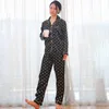 Faux Silk Pajamasセット春の夏の女性Pajamasの寝室サテンシルクホームウェアスーツ長袖2個のLoungwear Polka Dot 210622