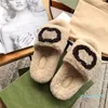 2021 Otoño Invierno Zapatillas de mujer Diseñador de lujo Chanclas de lana Fluffy Furry Letter Pink White Logo Pisos bordados 5625