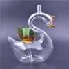 Ny design glas oljebrännare Bong Hookah Swan Form Bubbler Recycler Vattenrör DAB Rig Bongs för rökning med glasolja och slang 2st