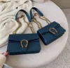 Designer Cross Body Lyxiga budväskor för kvinnor Mjukt läder axelväska modehandväskor metallkedja Rosettmönster Satchel clutchväska Magnetiskt spänne HBP