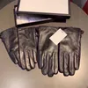 Solidne rękawiczki męskie litery Projektowanie skórzane rękawiczki zimowe ciepłe kaszmirowe rękawiczki wysokiej jakości jazda jazda