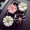 Bilparfymklipp Hem eterisk oljediffusor lukt dofter för utloppslås Rhinestone Daisy Flower Auto Air Freshener Konditionering Ventil Klipp Aromaterapi Dekor