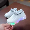 Çocuklar Işıkları Sneakers Çocuk Bebek Kız Erkek Mektup Örgü LED Aydınlık Çorap Spor Koşu Sneakers Ayakkabı Sapato Infantil Up Ayakkabı G1025