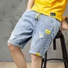 Sommarstrand Casual Men Shorts Straight Ripped Knee Längd Denim Drawstring Loose Hole Male Short Jeans 210716