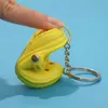 Keychains 30pcs 혼합 된 색상 3D 미니 7.5cm EVA 해변 구멍 작은 구두 키 체인 가방 액세서리 열쇠 고리 자동차 핸드백 열쇠 고리 매력