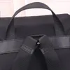 Dicky0750 Hurtowa klasyczna wodoodporna nylonowa duża pojemność plecak Oxford Spinning Fashion Retro Men's Notebook Plecak Modna torba podróżna