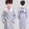 Inverno Big Boys Bath Robe Crianças Com Capuz Flanela Pijamas Pessoas Publicar Bathrobes para Adolescente Cartoon Casual 211130