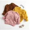 Niñas suéter abrigo de lana para 3D Pom Decor Cardigan un otoño invierno bebé 211204