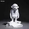 Arsthec Banksy Monkey Gorilla Resin Staty Skulptur Street Art Craft Desk Figurines för inredning Hem Dekoration Tillbehör 211108