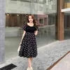 Hohe Taille Puff Kurzarm Kleid Sommer Mode Frankreich Stil Vintage Elegante Cartoon Applikationen Geraffte Casual Weibliche 210515