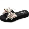 Sommar icke-slip sandaler tofflor för stora barn flicka glider med båge-knut mamma-dotter familj matchande skor S707 210712
