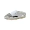 Vrouwelijke schoenen Med Slippers Casual Glitter Slides Loafers Platform SHOSE VROUWEN COVER TOE 2021 Luxe zomergelei Flat Soft