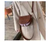 Mode kvinnor crossbody väska krokodil halvcirkel sadel mjuka läder axelväskor för damer handväskor designer