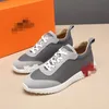 2021SS Sapatos masculinos casuais de alta qualidade, designer de luxo, tênis de borracha listrada genuína listrada corredor pontiagudo ao ar livre é tamanho 38-45 mkjl0002