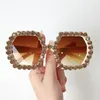 Grandes diamantes artificiais mulheres óculos de sol hexagonal quadro de plástico hexagonal com rhinestones lentes UV400 e pernas sucintas moda óculos de sol luxuosos