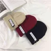 Stickad hatt för kvinnor och män Cap Fauries Headwear Fashion Simple Hip Hop Stickning Brev Mångsidig Höst och Vinter Varm Hat Y21111