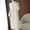 Casual Ästhetische Maxi Pullover Kleid für Frauen Winter Lose Frau Robe Lange Vintage Kleider Gestrickte Bodycon Koreanische Mode Weiß 211221