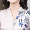 Koreańska Jedwabna bluzka Kobiety Koszulki Kwiatowe Kobiety V Neck Top Plus Size Elegancki Satynowy Drukuj Szyfonowa Koszula 210604