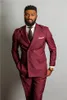 Hot Selling Double-Breasted Wine Groom Tuxedos Peak Revers Bruiloft / Prom / Diner GroomsMen Mannen Past Blazer (jas + Broek + Tie) W1497