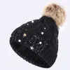 Star Pearl Rhinestone Red Hat voor Vrouwen Herfst Winter Pompom Warm Gebreide GLB Effen Kleur Twist Dames Muts Caps Nieuwjaar Gift