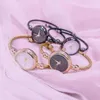 Relojes de pulsera Kein Mabstab Minimalis Frauen Kreative Uhren Luxus Mode Kunst Wilde Weibliche Armband Uhr Damen Quarz Armbanduhren Geschenke