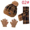 Tre set di cappelli per bambini sciarpe guanti Berretto per bambini in pile pesante autunnale e invernale