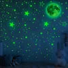 Wandaufkleber 1049pc Cartoon Aufkleber Leuchtende Mond Star DIY Wohnzimmer Schlafzimmer Studie El Bar Shopping Mall Selbstklebendes Papier