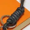 Breloki Projektant Unisex Fashion Rope List Breloczek Akcesoria Breloczek List Luksusowy wzór Brelok do kluczyków samochodowych Biżuteria Prezenty z pudełkiem