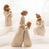 Nordic Style Love Family Figurines Resin Miniacture Mum Dad and Children Home Decoration Accessories Happy Time Christmas Gifts 211105