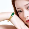 Set de style rétro en or de sable creux pour femmes avec bague de bracelet de jade naturel pur