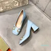 Tasarımcı yüksek topuklu sandalet su geçirmez platformu kaba topuk deri lüks kadın ayakkabı partiler ve ziyafetler için metal toka Seksi sandalet 202