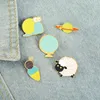 Snail Sheep Kawaii المينا الدبوس دبوس للنساء أزياء الفستان معطف القميص Demin Metal Funny Brooch Pins Badge Parge Gift