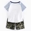 Verão Bebé Roupas Roupas Crianças Meninos Carta Printing Sets Vestuário Terno T-shirt + Shorts Crianças 210429