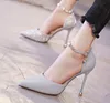 Scarpe da donna 2024 Nuove donne pompe di lusso perla tacchi alti moda stiletto scarpe da sposa per le donne sposa scarpe a punta poco profonde