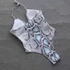 Snake Print Swimsuit Kvinnor Hål Out Suit High Cut Badkläder Sexig Bandage Halter Badning Monokini Bodysuit Bather 210520