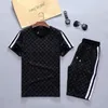 2021 Mens Tracksuit Letters Broderi Sommar Sportkläder Korta Ärmar Pullover Jogger Byxor Passar O-Neck Sportsuit