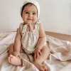 女の赤ちゃん夏ロンパーLovley漫画蜂のパターンOnesieクリュデザイン100％コットンの服210619