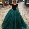 2022 Vintage Dark Green Velvet Bridesmaid Dresses Ball Gown Puffy Off Shoulder Short Sleeves Tulle Floor Length Party Wedding Guest Gowns Maid Of Honor Dress
