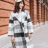 Kvinnor Höst Vinter Cashmere Trench Jacket Tjocklek Varm Svart Vit Plaid Coat Casual Kvinna Woolen Vintage Ytterkläder 210430