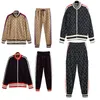 Mens Designer Tracksuits 자켓 바지는 편지를 설정합니다. Tracksuit Jacket + Pant Jogger Suit Sporting Suit 지퍼 3 옵션