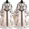 ヴィンテージビクトリア朝の黒と白のウェディングドレスフレア長袖ルネッサンスロイヤルのウェディングガウンゴシックホルエンレースアップコルセット中世プラスサイズの花嫁のドレス