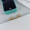 Anello di design di lusso per coppie Anello boutique di fascino alla moda tempestato di diamanti Anelli gioielli regalo di alta qualità per uomini e donne go3990445