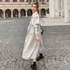 Marque De Mode Femmes Trench-Coat Beige Long À Double Boutonnage avec Ceinture Printemps Automne Lady Duster Femme Survêtement Qualité 210914