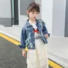 Cappotto per bambina primaverile Jeans alla moda Cappotti con colletto rovesciato per adolescenti in cotone Bambini Giacche di jeans Top con fiori in pizzo 4 8 12 anni 210622