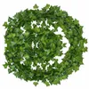 Decoratieve Bloemen Kransen 12 Stuks 2M Klimop Groene Nep Bladeren Garland Plant Vine Gebladerte Home Decor Plastic Rotan String muur Artif6607337